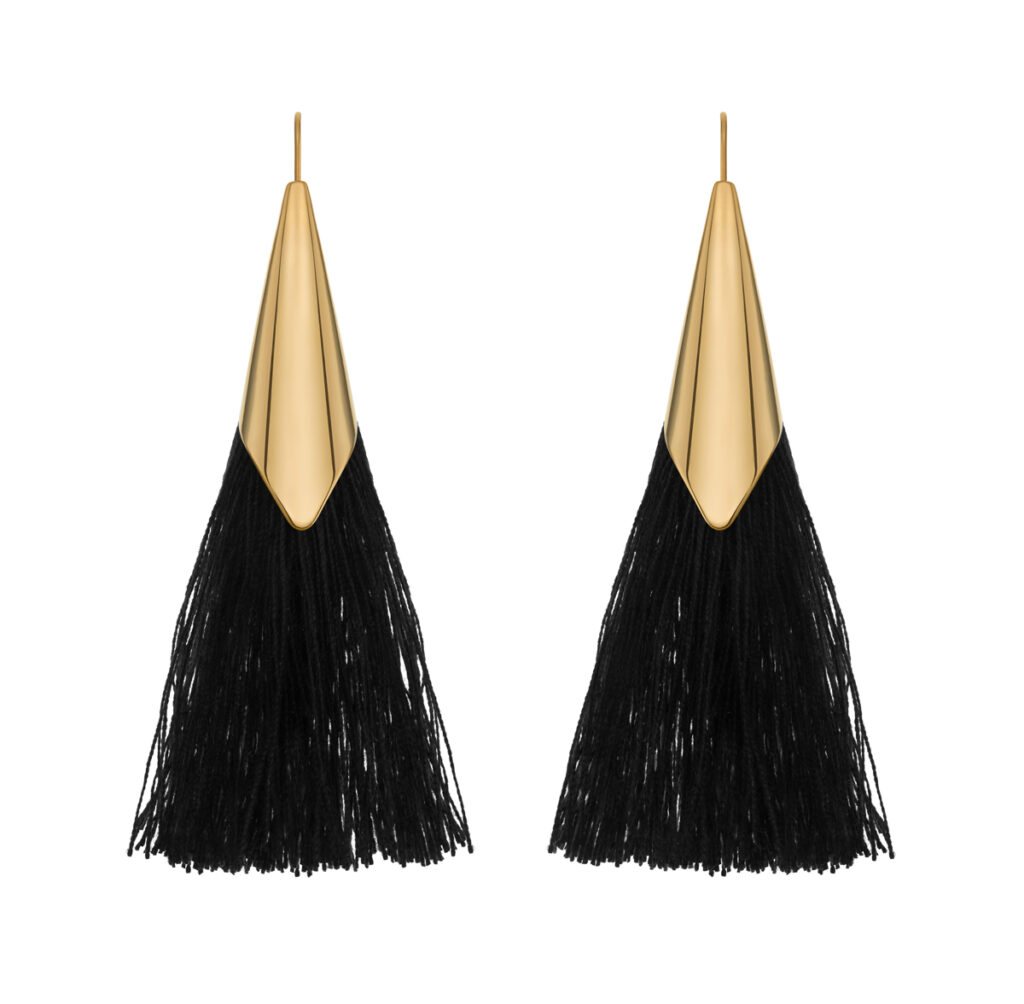 Kolczyki z czarnym chwostem – packshot biżuterii e-commerce