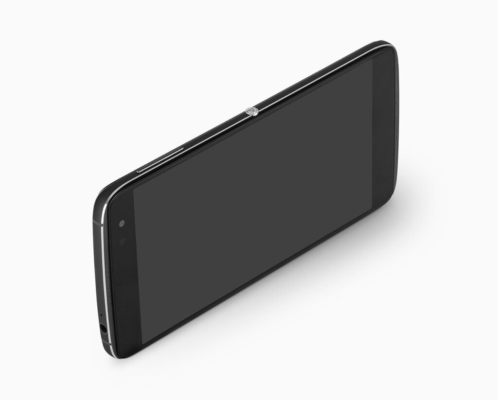 Zdjęcie produktowe telefonu Alcatel – tył obudowy w kolorze srebrnym, fotografia packshotowa