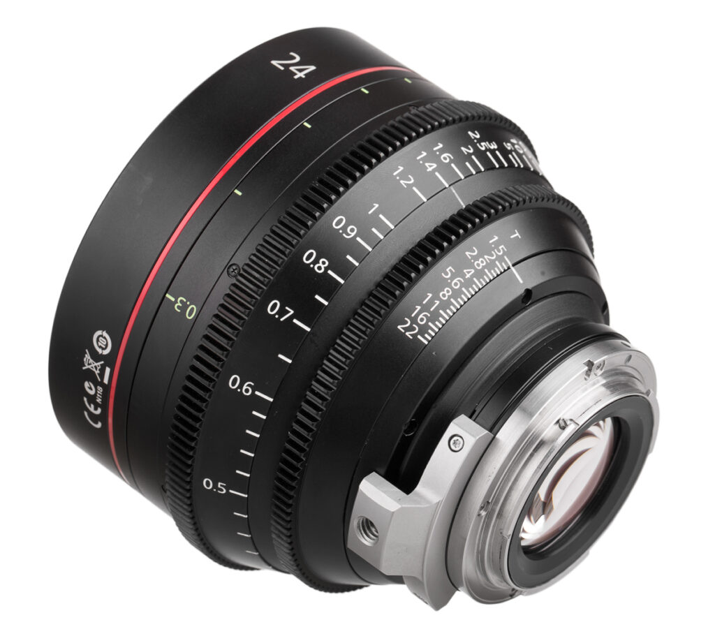 Używany obiektyw Canon – bagnet i tył, zdjęcie stanu technicznego