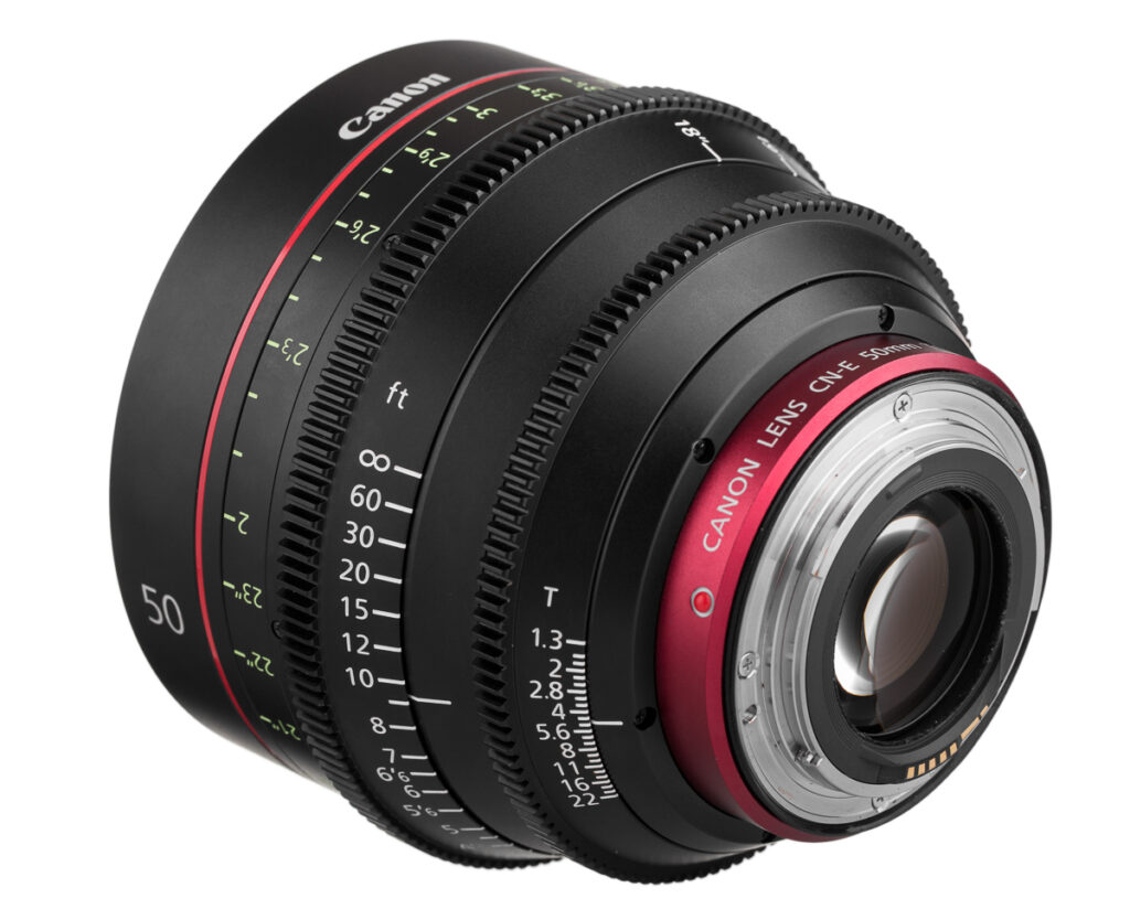 Używany obiektyw Canon – tył i bagnet, zdjęcie packshot stanu mocowania